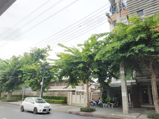 ขาย ตึกแถว-อาคารพาณิชย์ good-for-Airbnb-daily-rentals, Office-and-Airbnb-investment-BangPhlat-BAngkok, อาคารพาณิชย์ทำเลทอง-บางพลัด เหมาะทำตึกแถวปล่อยเช่ารายวัน ฝั่งธนใกล้BTS
